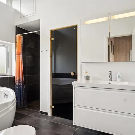 Gloria - 500m From The Sea By Interhome بيت للعطل *