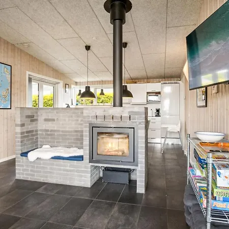 Gloria - 500m From The Sea By Interhome بيت للعطل